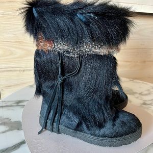 Black Furry Winter “Snow” Boots Women Size 7 Bearpaw Kola 2